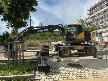 حفار ذو عجلات VOLVO EWR150E