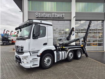 شاحنة لودر انزلاقي MERCEDES-BENZ Arocs