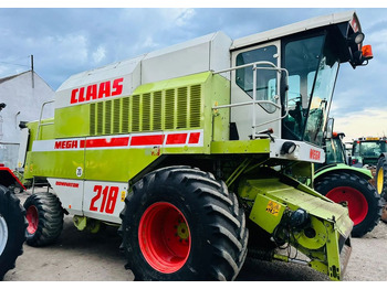 حصادة CLAAS Mega
