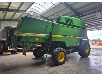 حصادة John Deere 2066: صورة 4