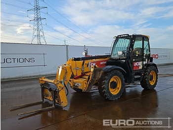 آلة رفع ونقل تلسكوبية JCB