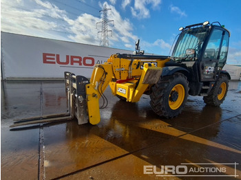 آلة رفع ونقل تلسكوبية JCB