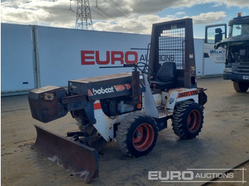 حفار خنادق BOBCAT