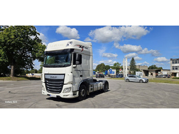 مقطورة السحب DAF XF 105 460