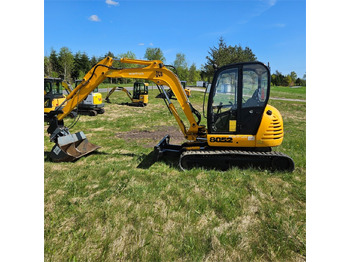 حفار صغير JCB