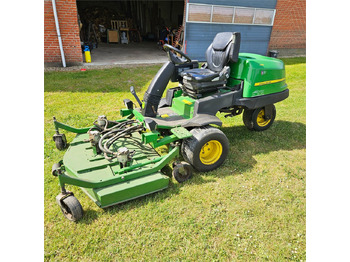 جزازة عشب الحدائق JOHN DEERE