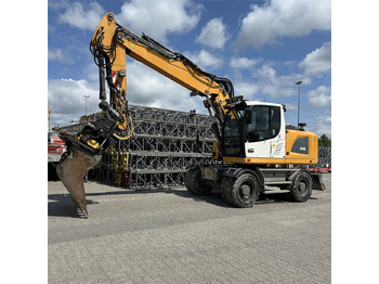 حفار ذو عجلات LIEBHERR A 918