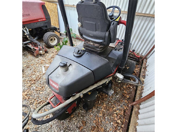 جزازة عشب الحدائق Toro Greensmaster 3200-D: صورة 4