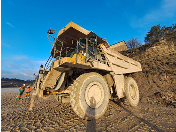 شاحنة قلابة صلبة/ شاحنة صخور CATERPILLAR 777