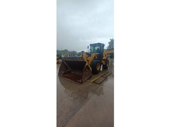 اللودر بعجل CATERPILLAR 930M