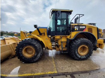 اللودر بعجل CATERPILLAR 950M