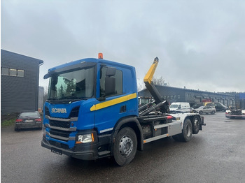شاحنة برافعة خطافية SCANIA P 360