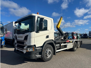 شاحنة برافعة خطافية SCANIA P 360