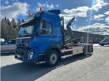 شاحنة برافعة خطافية VOLVO FMX 540