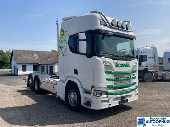 شاحنة بهيكل معدني للمقصورة SCANIA R 500
