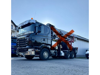 شاحنة بهيكل معدني للمقصورة SCANIA R 620