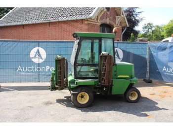 جزازة عشب الحدائق JOHN DEERE