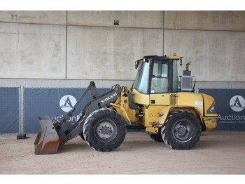 اللودر بعجل VOLVO L45B