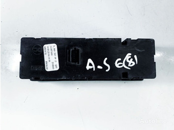 لوحة العدادات Mercedes-Benz: صورة 2