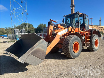 اللودر بعجل DOOSAN DL300