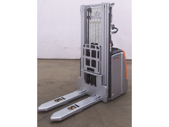 آلة تكديس STILL