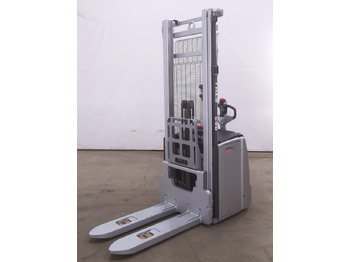 آلة تكديس STILL