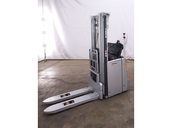 آلة تكديس STILL