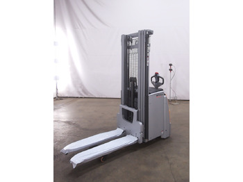 آلة تكديس STILL