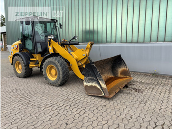 اللودر بعجل CATERPILLAR 908M