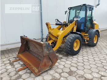 اللودر بعجل CATERPILLAR 908M