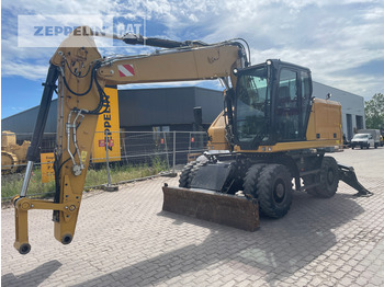 حفار ذو عجلات CATERPILLAR M316