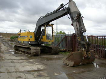 حفار زاحف VOLVO EC200