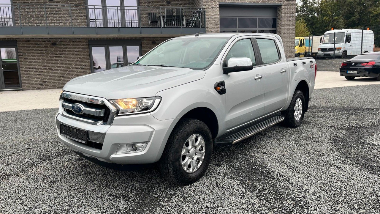Ford Ranger XLT Doppelkabine 4x4 - سيارة دفع رباعي: صورة 2 Ford Ranger XLT Doppelkabine 4x4 - سيارة دفع رباعي: صورة 2