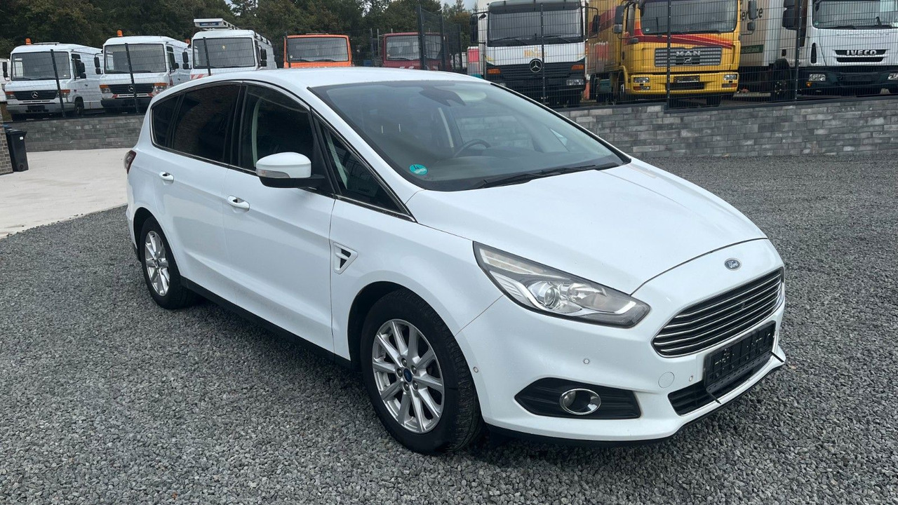 Ford S-Max S-MAX Titanium 2.0 TDCI - سيارة ستيشن: صورة 3 Ford S-Max S-MAX Titanium 2.0 TDCI - سيارة ستيشن: صورة 3