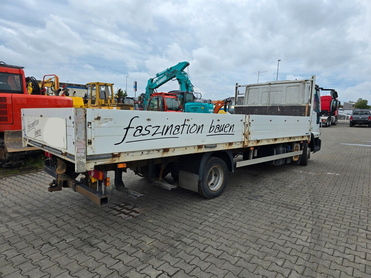 Iveco ML80E22/P Pritsche lang 6m Eurocargo - شاحنات مسطحة: صورة 4 Iveco ML80E22/P Pritsche lang 6m Eurocargo - شاحنات مسطحة: صورة 4
