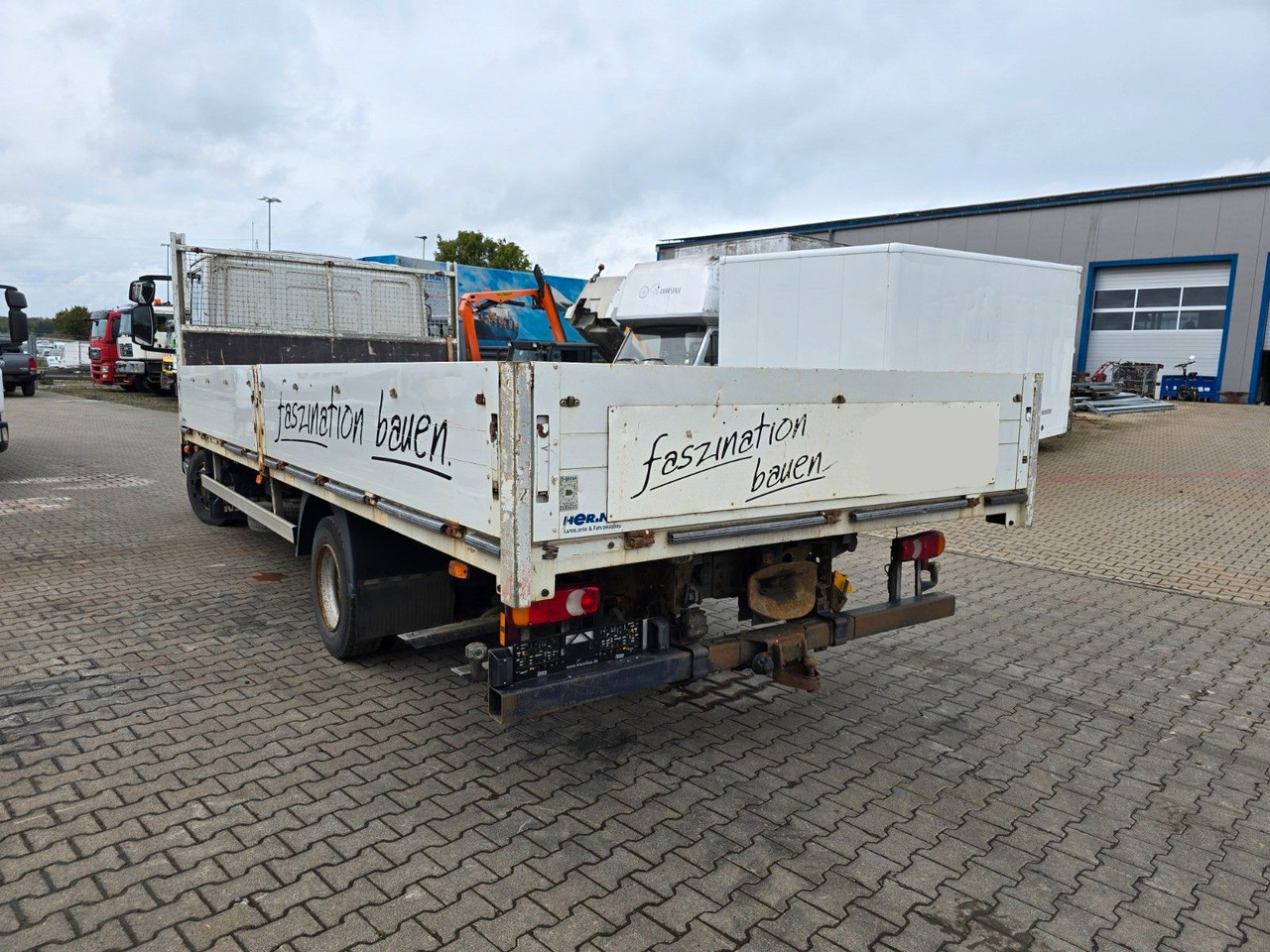 Iveco ML80E22/P Pritsche lang 6m Eurocargo - شاحنات مسطحة: صورة 5 Iveco ML80E22/P Pritsche lang 6m Eurocargo - شاحنات مسطحة: صورة 5