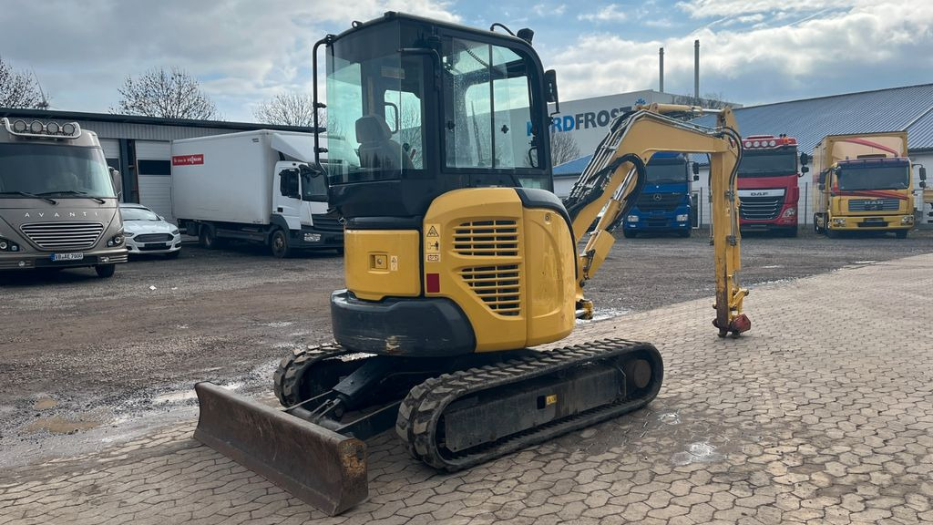 Komatsu PC35MR-3 PC35MR Minibagger 3740 Kg ab 469€ mtl. - حفار صغير: صورة 4 Komatsu PC35MR-3 PC35MR Minibagger 3740 Kg ab 469€ mtl. - حفار صغير: صورة 4