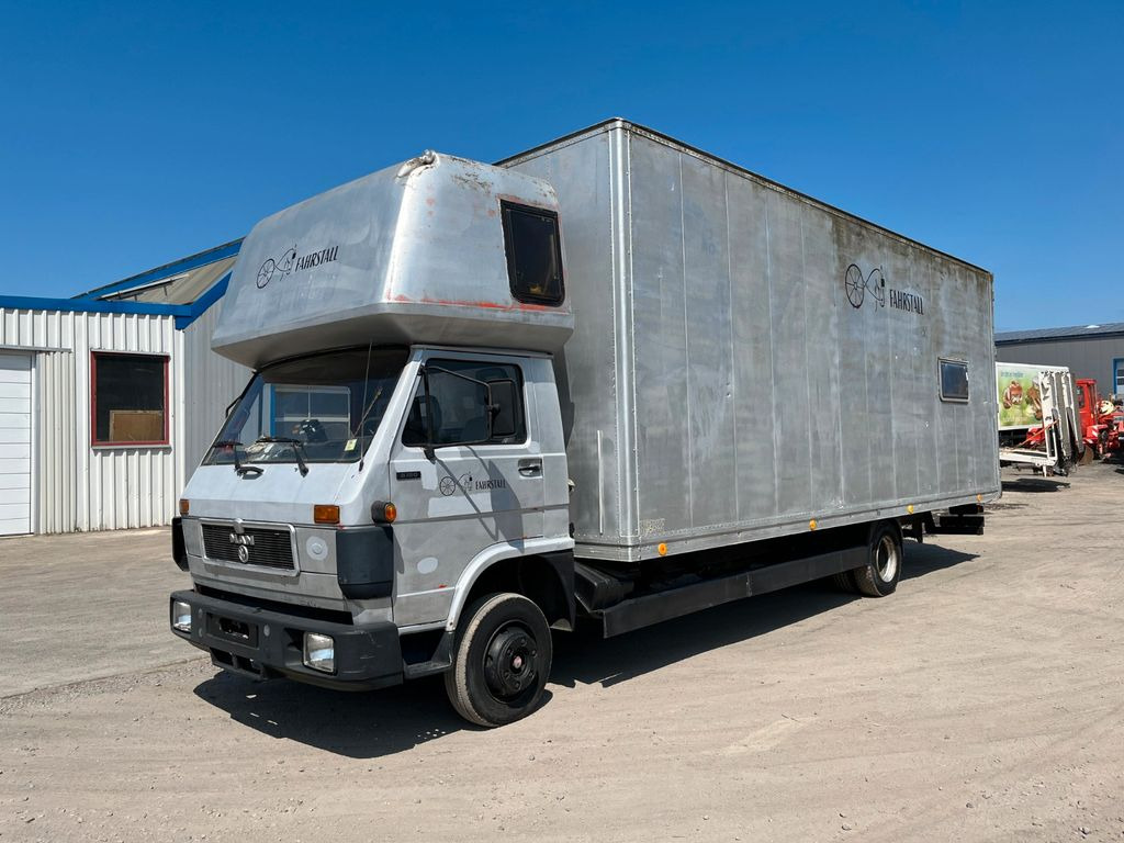 MAN VW-MAN LO2 Koffer Schlafkabine - شاحنة بصندوق مغلق: صورة 3 MAN VW-MAN LO2 Koffer Schlafkabine - شاحنة بصندوق مغلق: صورة 3