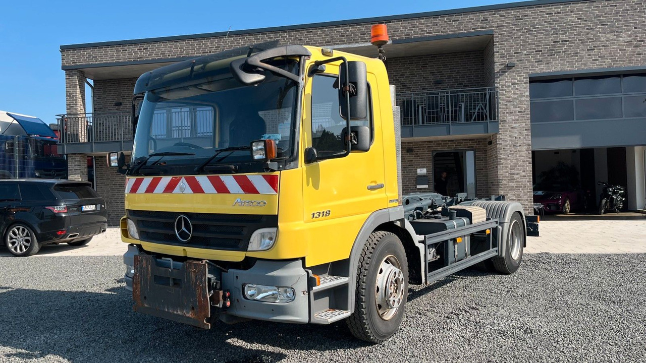 Mercedes-Benz 1318 1218 Abrollkipper Mercedes-Benz 1318 1218 Abrollkipper - شاحنة برافعة خطافية: صورة 2 Mercedes-Benz 1318 1218 Abrollkipper Mercedes-Benz 1318 1218 Abrollkipper - شاحنة برافعة خطافية: صورة 2