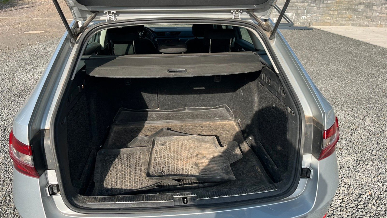 سيارة ستيشن Skoda Superb Combi Active: صورة 6