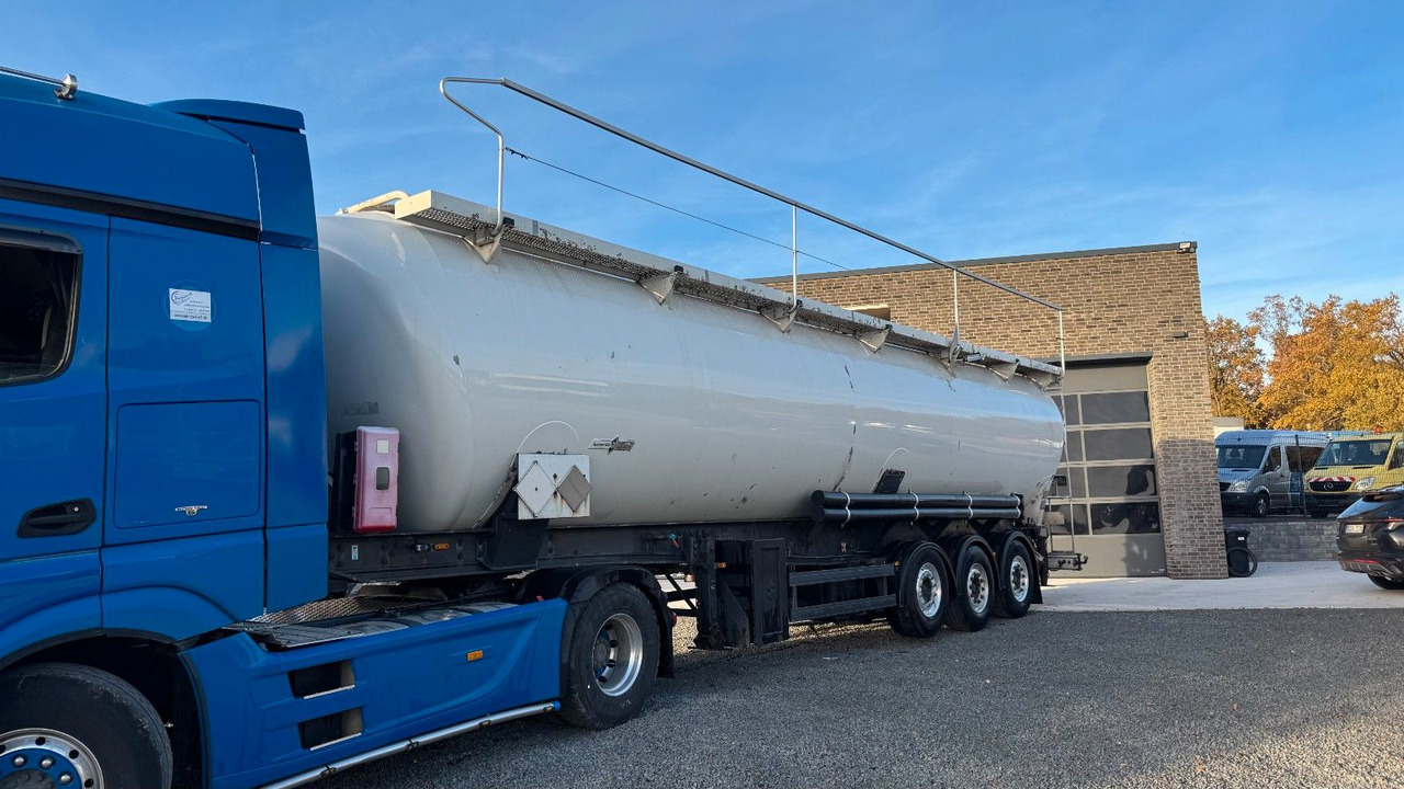 Spitzer SK 2760 CAL GGVS 60m³ Kippsilo - بلكر: صورة 1 Spitzer SK 2760 CAL GGVS 60m³ Kippsilo - بلكر: صورة 1