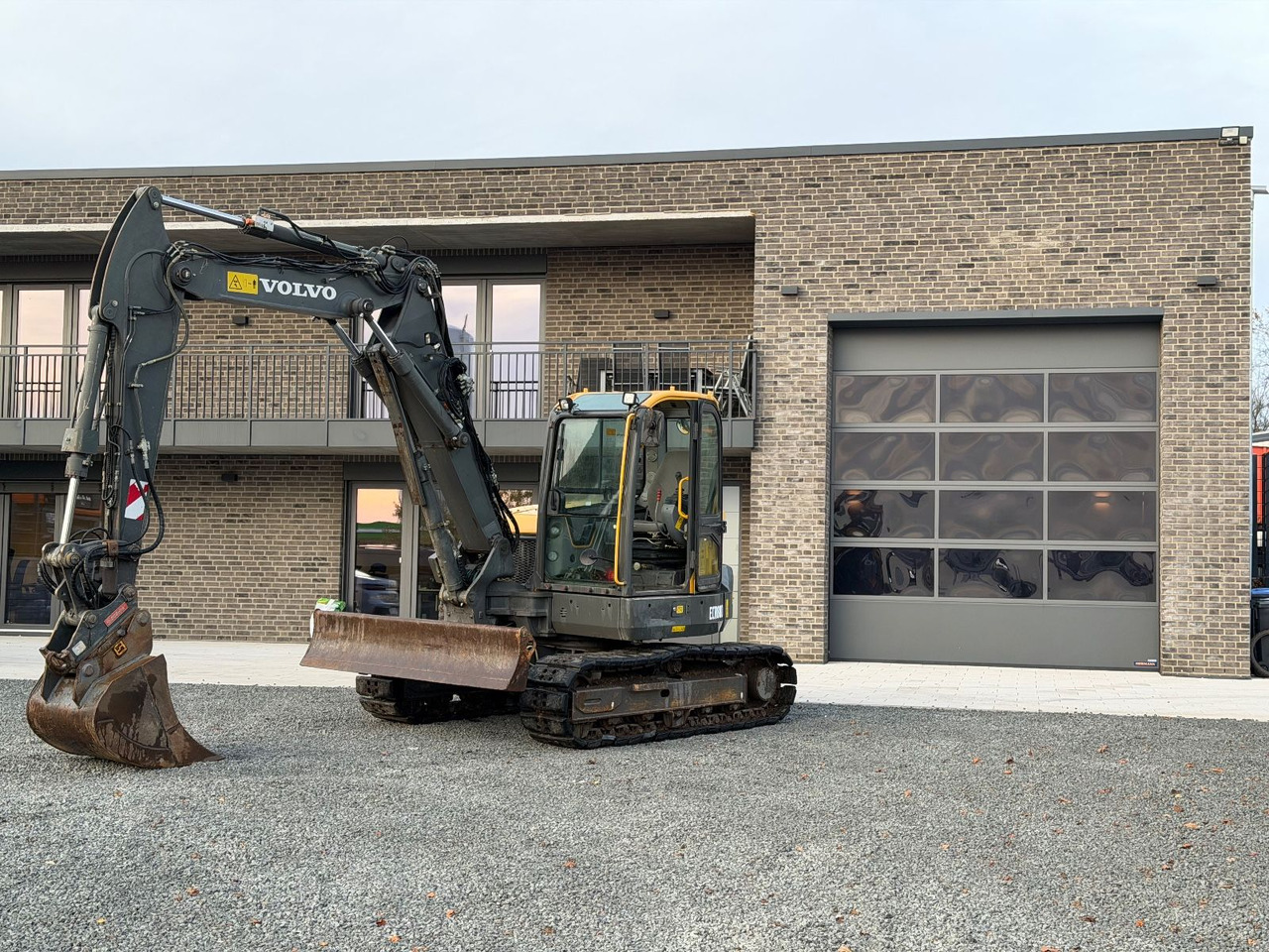 Volvo ECR 88 D Verstellauslger OQ Oilquick - حفار صغير: صورة 1 Volvo ECR 88 D Verstellauslger OQ Oilquick - حفار صغير: صورة 1