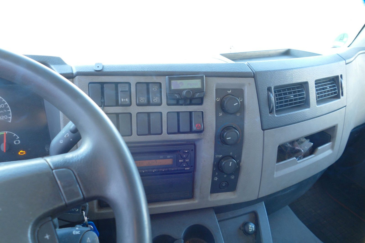 Volvo FL 240 PRITSCHE / PLANE + LBW + KLIMA + EURO 5 - شاحنة ذات ستائر جانبية: صورة 5 Volvo FL 240 PRITSCHE / PLANE + LBW + KLIMA + EURO 5 - شاحنة ذات ستائر جانبية: صورة 5