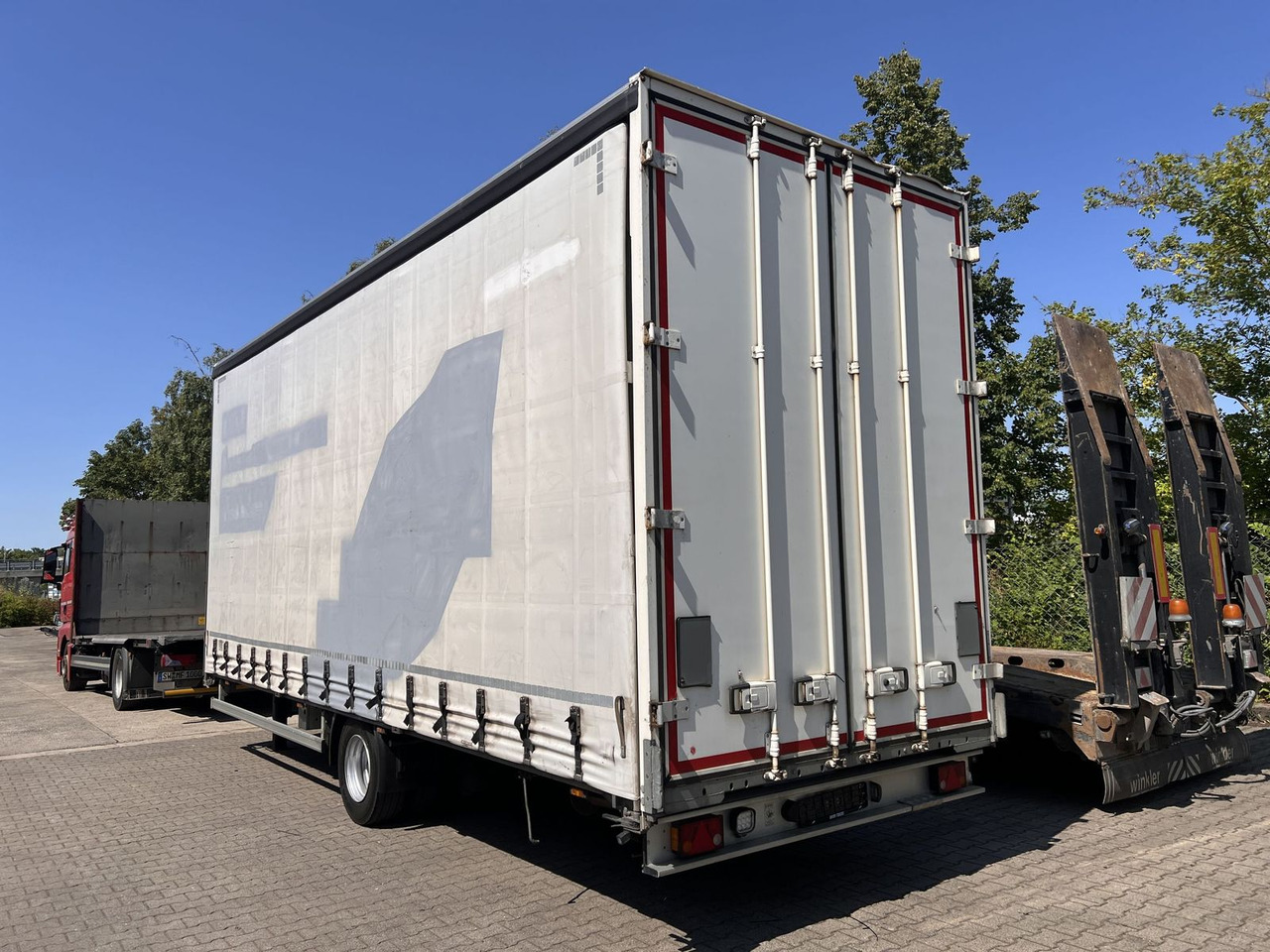Ackermann 1 Achs Planenanhänger 10,5 t GG - مقطورة بصندوق مغلق: صورة 2 Ackermann 1 Achs Planenanhänger 10,5 t GG - مقطورة بصندوق مغلق: صورة 2