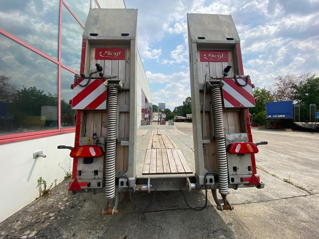 Fliegl 3 Achs Tiefladeranhänger - مقطورة بلودر منخفض: صورة 5 Fliegl 3 Achs Tiefladeranhänger - مقطورة بلودر منخفض: صورة 5