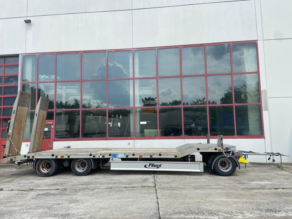 Fliegl DTS 300 3 Achs Tiefladeranhänger - مقطورة بلودر منخفض: صورة 3 Fliegl DTS 300 3 Achs Tiefladeranhänger - مقطورة بلودر منخفض: صورة 3
