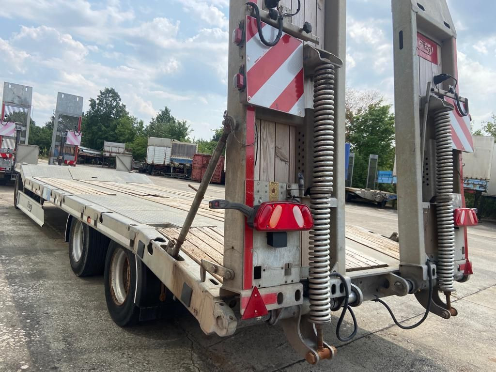 Goldhofer t3 3 Achs Tiefladeranhänger - مقطورة بلودر منخفض: صورة 4 Goldhofer t3 3 Achs Tiefladeranhänger - مقطورة بلودر منخفض: صورة 4