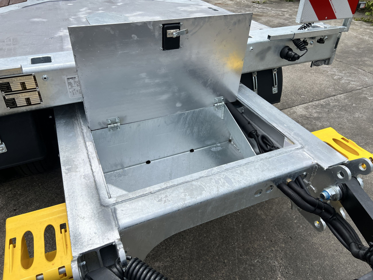 Möslein T 3-9,20 F 3 Achs Tieflader mit gerader Ladefläche 9 m, Neufahrzeug - مقطورة بلودر منخفض: صورة 3 Möslein T 3-9,20 F 3 Achs Tieflader mit gerader Ladefläche 9 m, Neufahrzeug - مقطورة بلودر منخفض: صورة 3