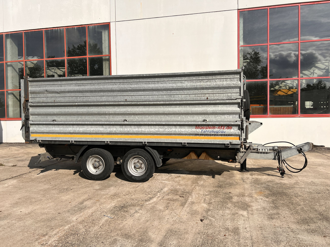 Möslein TDS 13 Schwebheim 13 t Tandemkipper- Tieflader, Aufsatzbordwände - مقطورة قلابة: صورة 1 Möslein TDS 13 Schwebheim 13 t Tandemkipper- Tieflader, Aufsatzbordwände - مقطورة قلابة: صورة 1