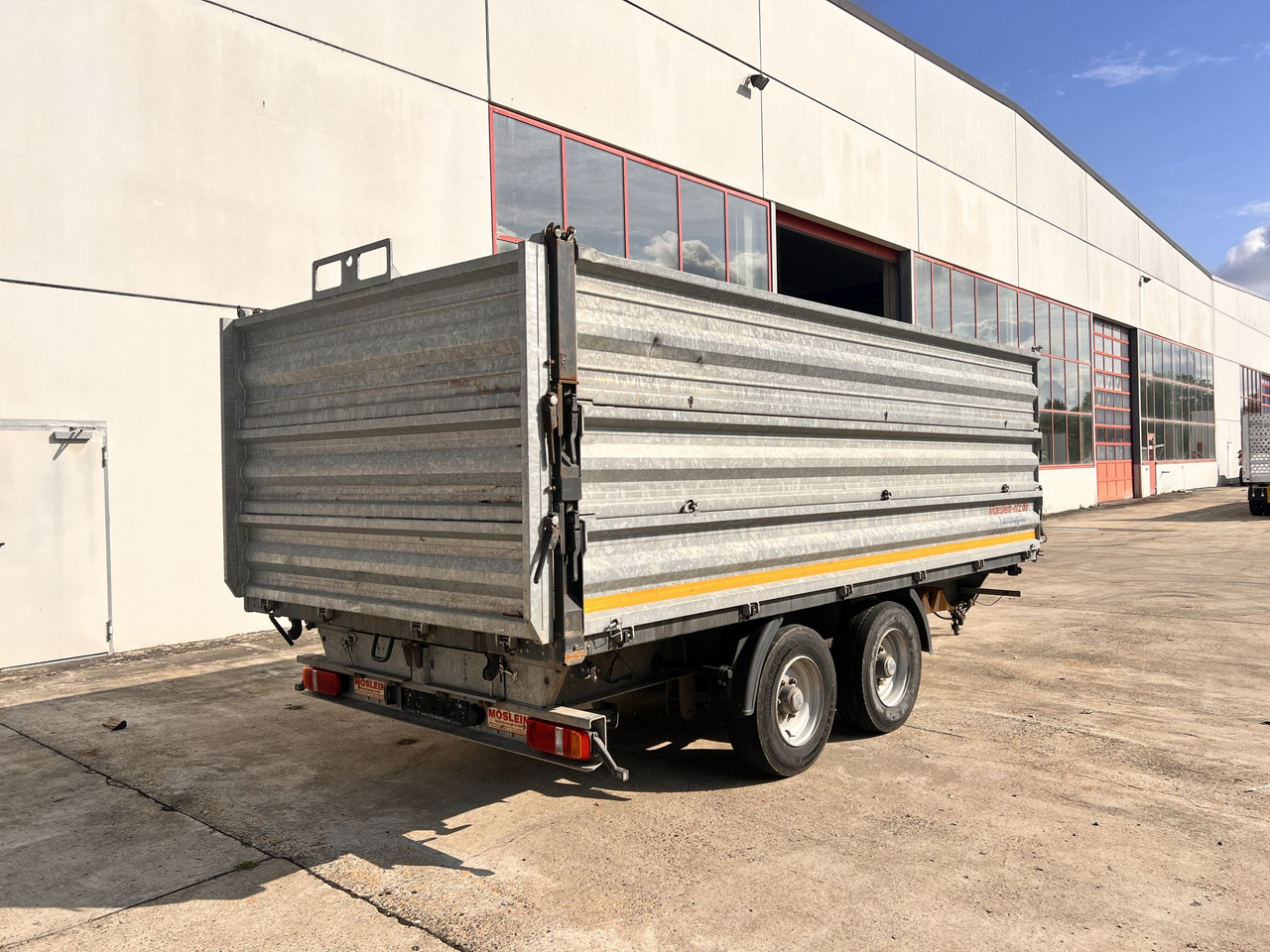 Möslein TDS 13 Schwebheim 13 t Tandemkipper- Tieflader, Aufsatzbordwände - مقطورة قلابة: صورة 2 Möslein TDS 13 Schwebheim 13 t Tandemkipper- Tieflader, Aufsatzbordwände - مقطورة قلابة: صورة 2